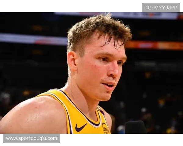 斗球nba在线直播高清流畅无卡顿，第一时间观看精彩比赛内容